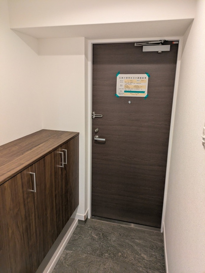 【玄関】 | アンピール長住南 | 玄関収納は家族分の靴が収まる十分な収納力です