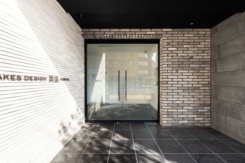 メイクスデザイン両国NORTHのエントランス