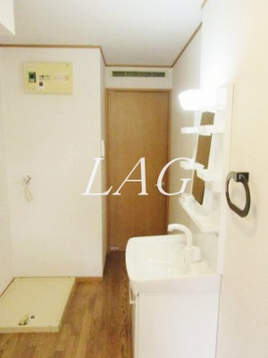 【設備】 | コンフォール千駄木 | 室内洗濯機置き場です。