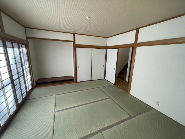 【和室】 | 宗像市緑町　戸建て | リビングダイニングとつながった快適な和室のお部屋。様々な用途にお使いいただけます
