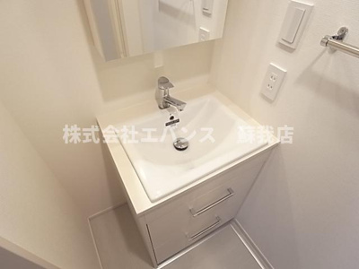 【独立洗面台】 | リブリ・マランド 千葉中央 | 独立洗面台、小物を置くことができて便利です