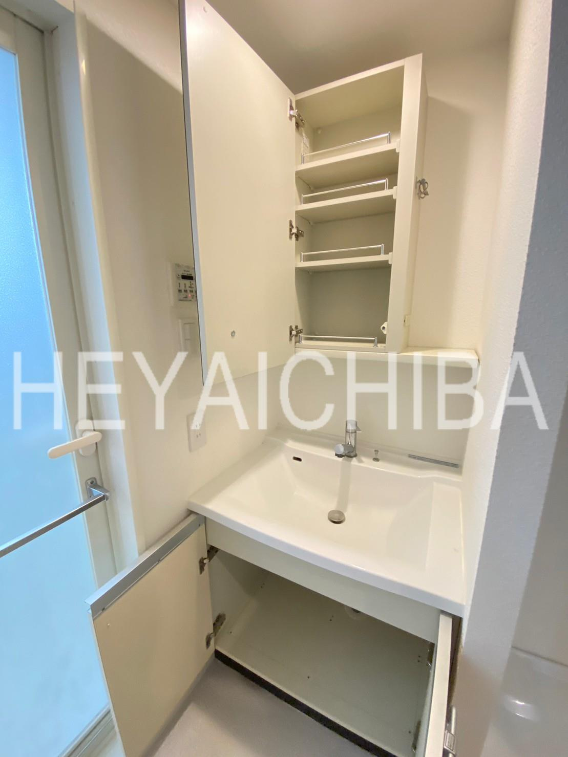 アイルルシェール錦糸町の洗面所