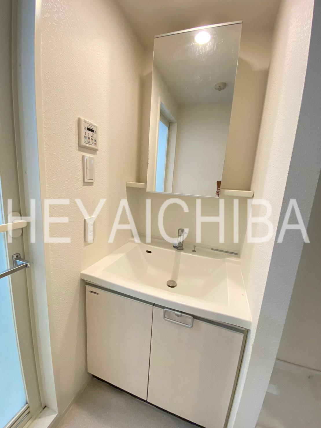 アイルルシェール錦糸町の洗面所