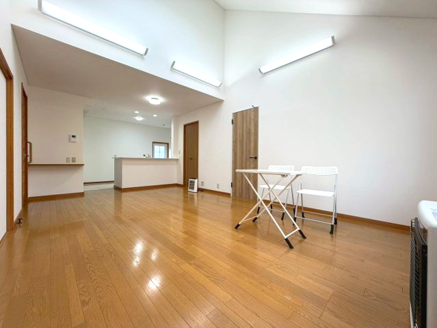 江別市大麻東町の居間・リビング|リビング別角度（2）！