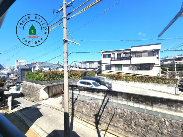 福岡市中央区笹丘1丁目第3-3棟（2号棟）の展望|窓から緑が見える物件も魅力的です。