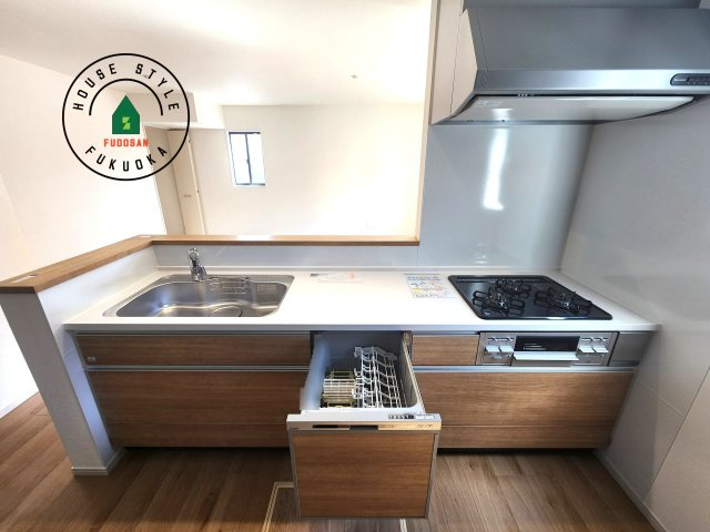 福岡市中央区笹丘1丁目第3-3棟（2号棟）の内観：施工例|キッチン。グリル・食器洗い乾燥機・浄水器も完備。
