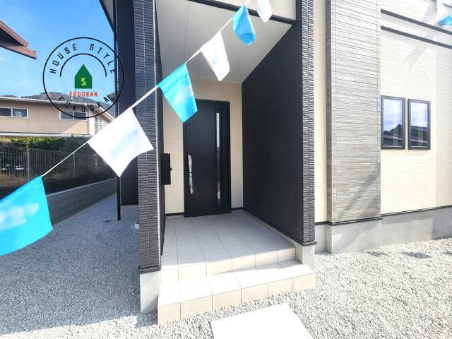 糟屋郡須恵町大字須恵第22-1棟（1号棟）の玄関|おでかけの時も帰った時も、「我が家」を最初に感じでもらえる素敵な空間に。