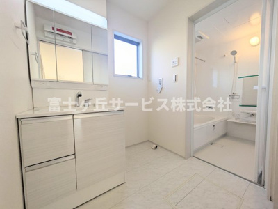 【脱衣所】 | 湖西市新居町中之郷 2期 新築一戸建て 1号棟 | 脱衣所です