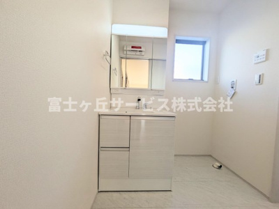 【独立洗面台】 | 湖西市新居町中之郷 2期 新築一戸建て 1号棟 | 独立洗面台です