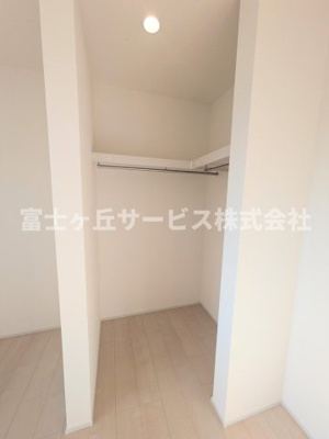 【収納】 | 湖西市新居町中之郷 2期 新築一戸建て 1号棟 | ウォークインクローゼットです