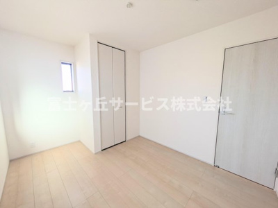 【洋室】 | 湖西市新居町中之郷 2期 新築一戸建て 1号棟 | 洋室です