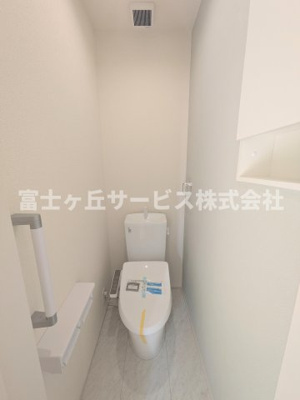 【トイレ】 | 湖西市新居町中之郷 2期 新築一戸建て 1号棟 | １F2F同タイプのトイレがあります