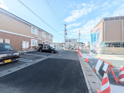 【前面道路含む現地写真】 | 湖西市新居町中之郷 2期 新築一戸建て 1号棟 | 前面道路です