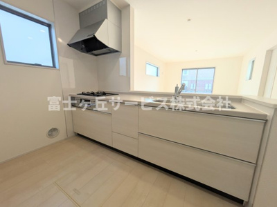 【キッチン】 | 湖西市新居町中之郷 2期 新築一戸建て 1号棟 | キッチンです