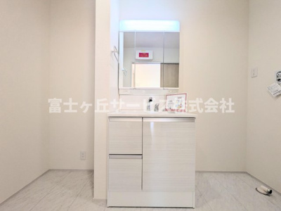 【独立洗面台】 | 湖西市新居町中之郷 2期 新築一戸建て 2号棟 | 独立洗面台です