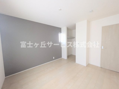 【寝室】 | 湖西市新居町中之郷 2期 新築一戸建て 2号棟 | 寝室です