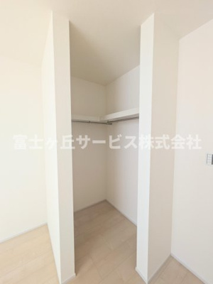 【収納】 | 湖西市新居町中之郷 2期 新築一戸建て 2号棟 | ウォークインクローゼットです