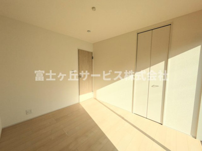 【洋室】 | 湖西市新居町中之郷 2期 新築一戸建て 2号棟 | 洋室です