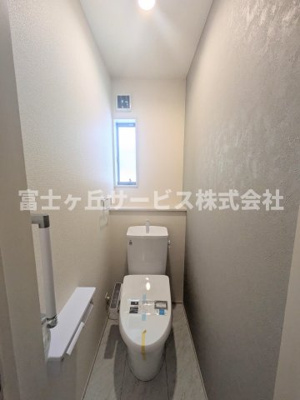 【トイレ】 | 湖西市新居町中之郷 2期 新築一戸建て 2号棟 | トイレです