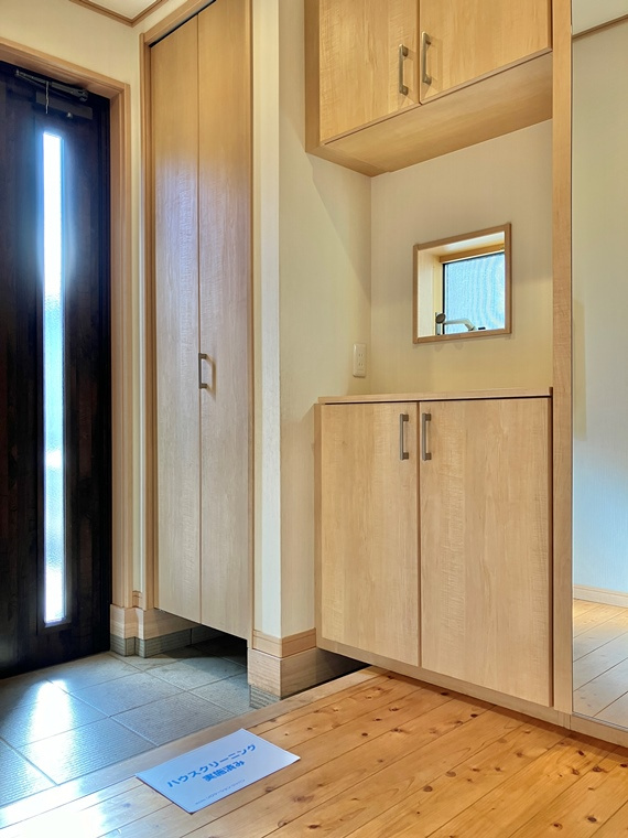 松代戸建の玄関