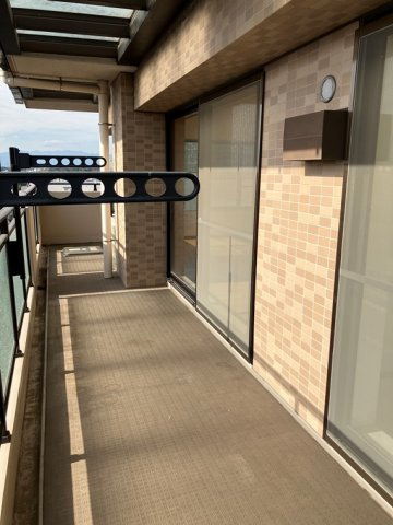 クイーンズパレス東戸塚のバルコニー