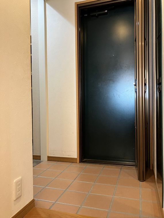 クイーンズパレス東戸塚の玄関