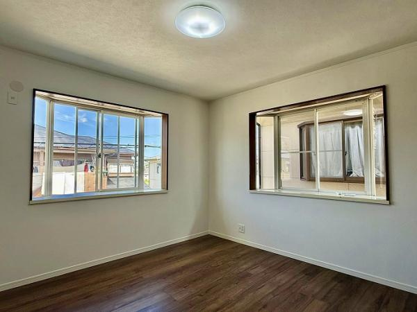 宇都宮市上野町　4ＬＤＫ　中古住宅の洋室|「洋室１」２面採光で通風良好