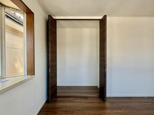 宇都宮市上野町　4ＬＤＫ　中古住宅の収納|「２階洋室１」収納