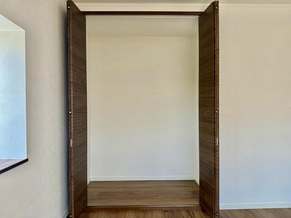 宇都宮市上野町　4ＬＤＫ　中古住宅の収納|「２階洋室３」収納