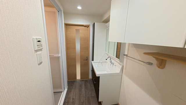 グランイーグル大森南Ⅱ9階2DKの玄関|明るい玄関です