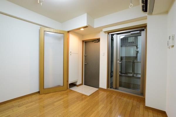 キバサンフラットの居間・リビング