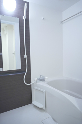 【浴室】 | リブリ・ルームス弁天3-Ⅲ