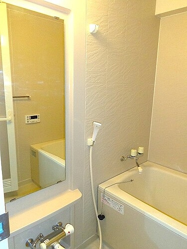 リヴィエルバーグ西大島の浴室|浴室　※前回募集時2015年5月撮影