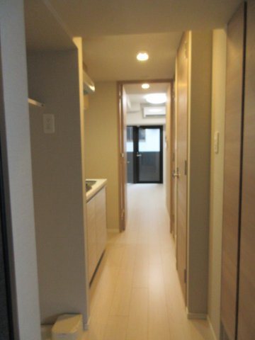 DIPS亀有駅前の玄関