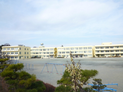 綾瀬市立早園小学校まで900ｍ