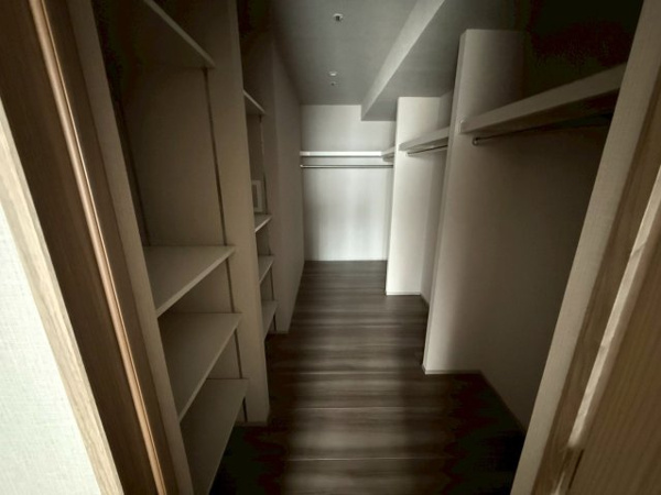 【その他】 | 大容量のウォークインクローゼット♪