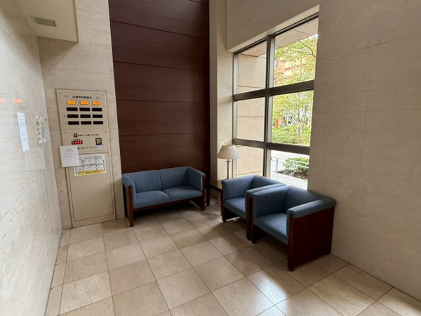 【その他共用部分】 | 1階駐車場待合スペース♪②♪