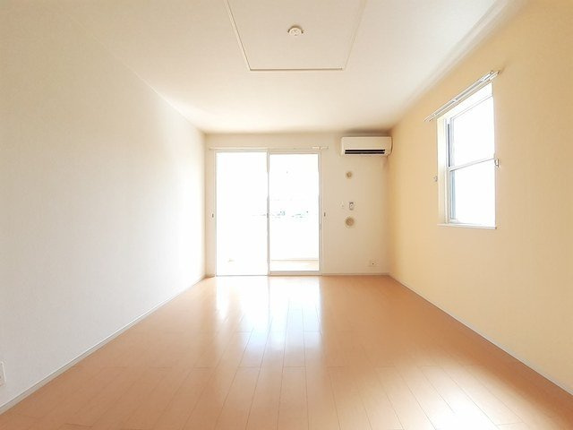 ドムス・ウィスタリアⅠの居間・リビング|ゆったり過ごせるリビングです