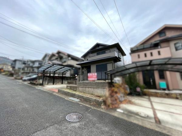 橋本市光陽台1丁目　中古戸建の前面道路含む現地写真