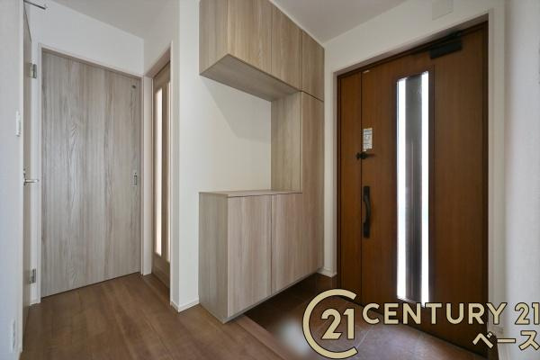 ファーストタウン結崎 ／新築一戸建の玄関|■現地撮影写真■すっきりとした明るい玄関が家族やお客様を迎えてくれます！