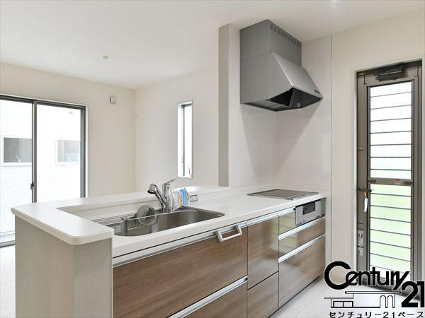 リーブルガーデン龍田 １号棟 ／新築一戸建の内観：施工例|■収納力と使いやすさを追求したシステムキッチンです！■