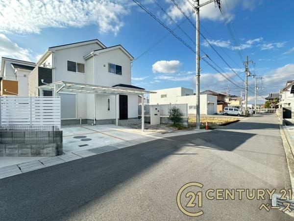 大和高田市田井　一戸建の前面道路含む現地写真|■現地撮影写真■スーパーなどの商業施設が徒歩圏内に近接し、生活環境の整った立地です！