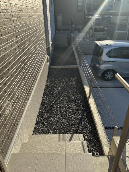 豊田市市木町　全2棟・2号棟の庭|草花で飾れるお庭。