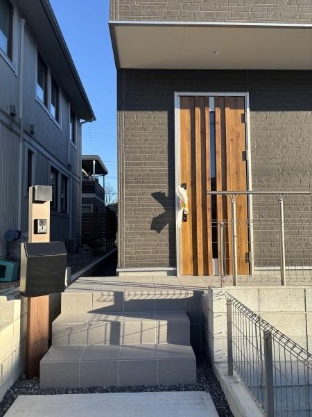 豊田市市木町　全2棟・2号棟の玄関|訪れる人を心地よく迎え入れます。