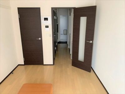 【居間・リビング】 | クレイノスペランツァⅠ号館 | ※同タイプのお部屋の写真です。（1階フローリング）