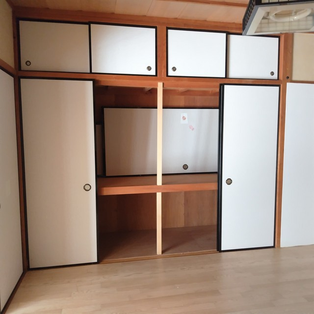 御望951番地128貸家の収納