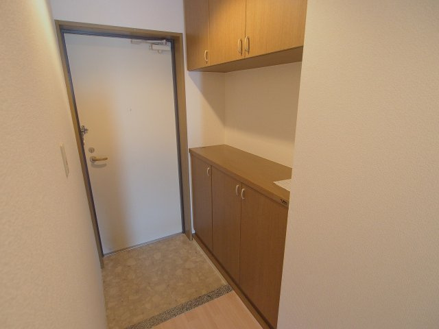 マンションリバーハンズの玄関