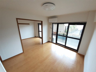 【居間・リビング】 | ラ・コモード | ゆったり過ごせるリビングです