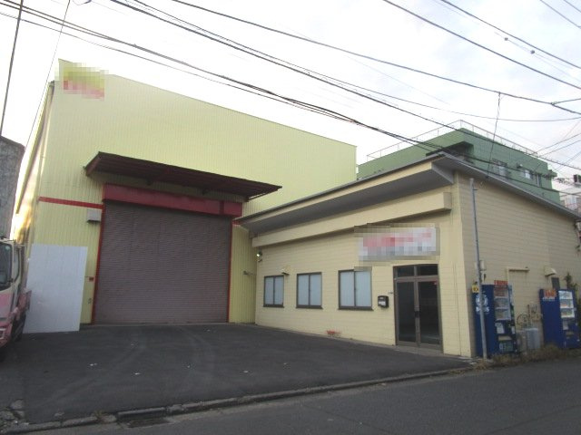 横浜市鶴見区駒岡１丁目の倉庫