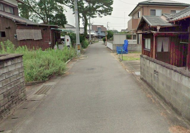 八幡3丁目　売土地の前面道路含む現地写真